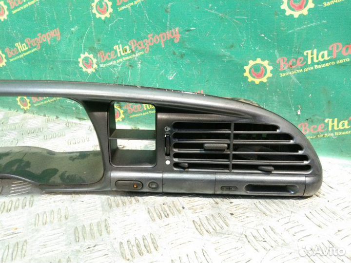 Накладка торпеды Ford Mondeo 1 лифтбек