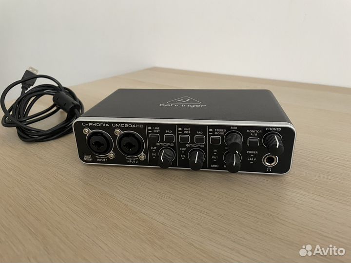 Внешняя звуковая карта behringer umc204hd