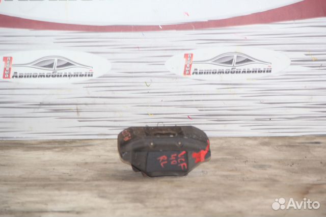 Суппорт зад лево c Lexus LS460 USF40 1UR-FSE