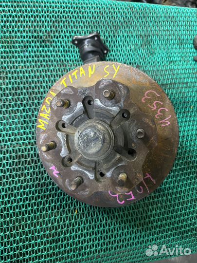 Ступица передняя левая Mazda Titan SY 2004