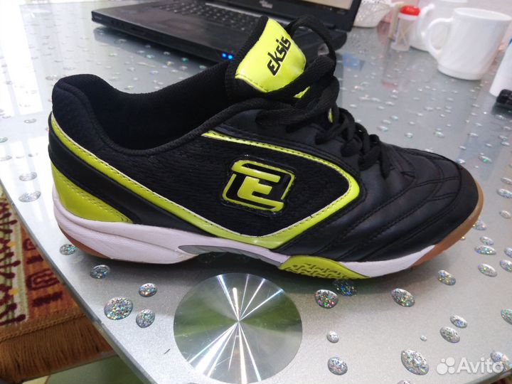 Футзалки Eksis