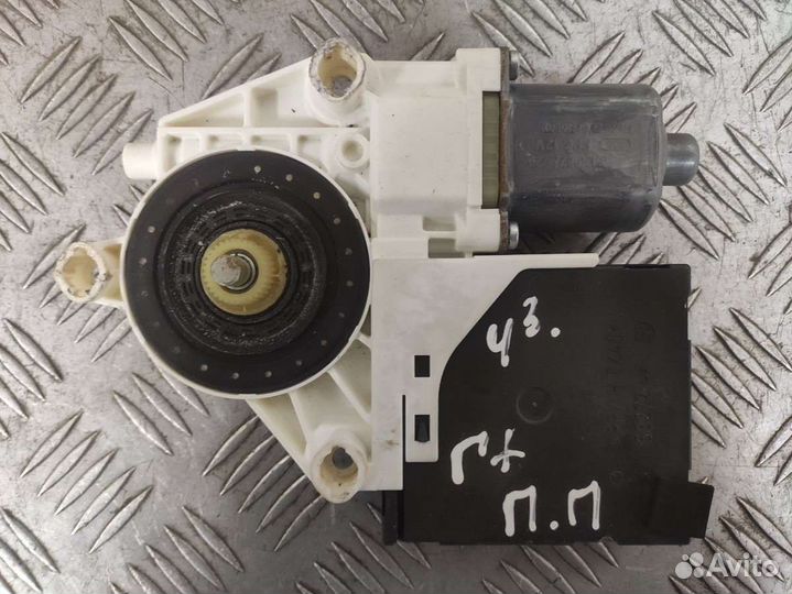 Моторчик стеклоподъемника передний правый Volkswag