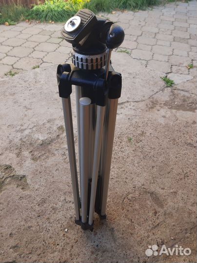 Штатив Универсальный Тринога Трипод для камеры