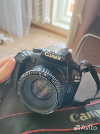 Фотоаппарат canon 1100D