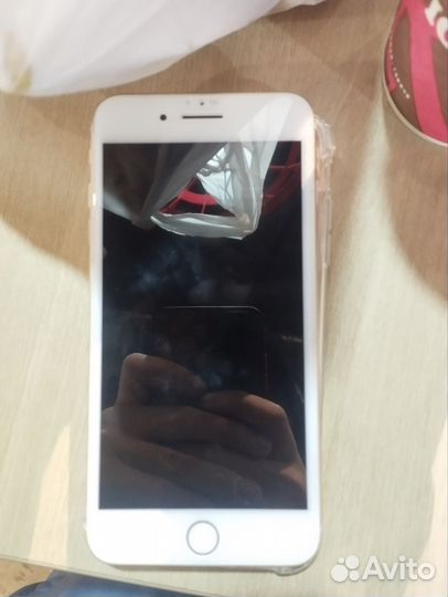 iPhone 8 Plus, 64 ГБ