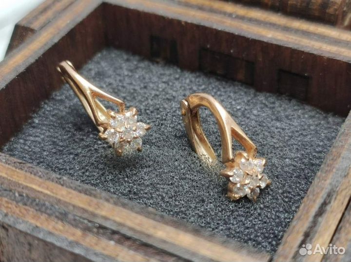 Золотые серьги 585 пробы массой 2.5 грамма