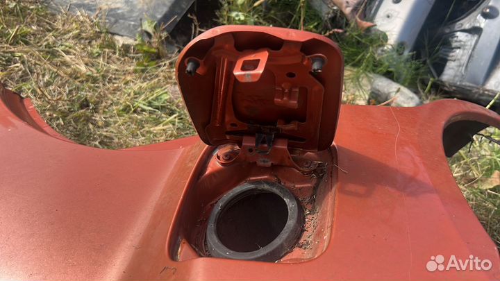 Лючок бензобака nissan march AK 12