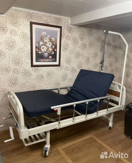 Медицинская кровать