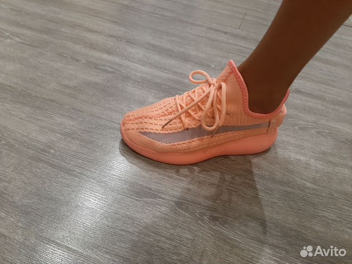 Кроссовки женские 36 размер бу