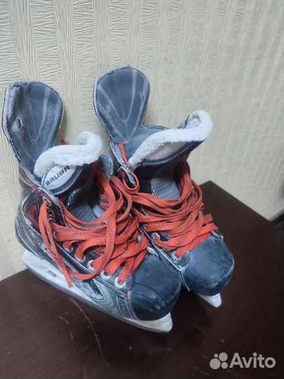 Хоккейные коньки бауэр