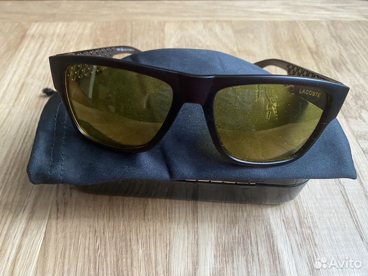 Солнцезащитные очки lacoste