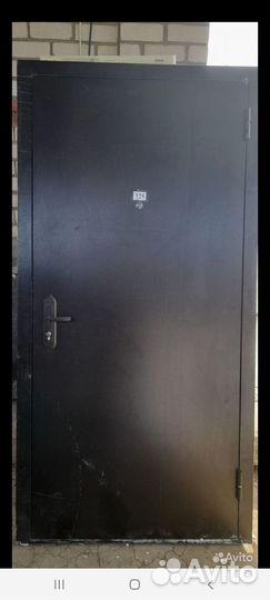 Металлическая дверь новая