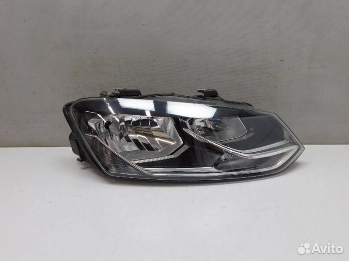 Фара правая Volkswagen Polo