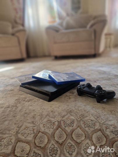 Sony playstation 4 + три игры