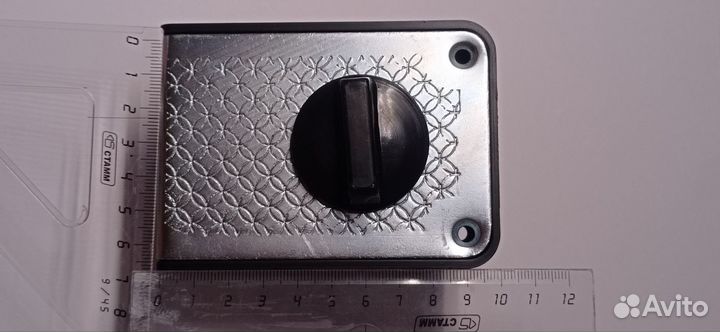 Замок дверной накладной