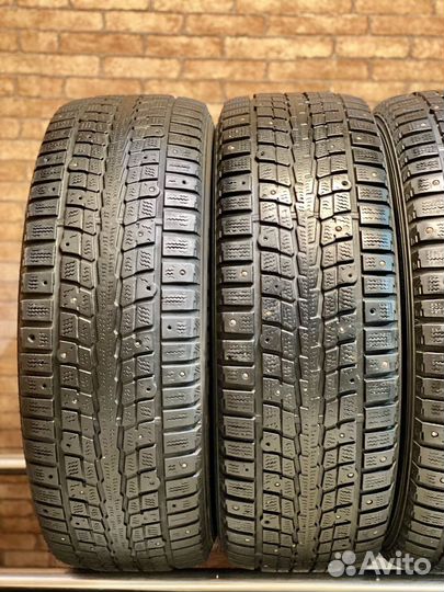 Dunlop SP Winter Ice 01 215/65 R16