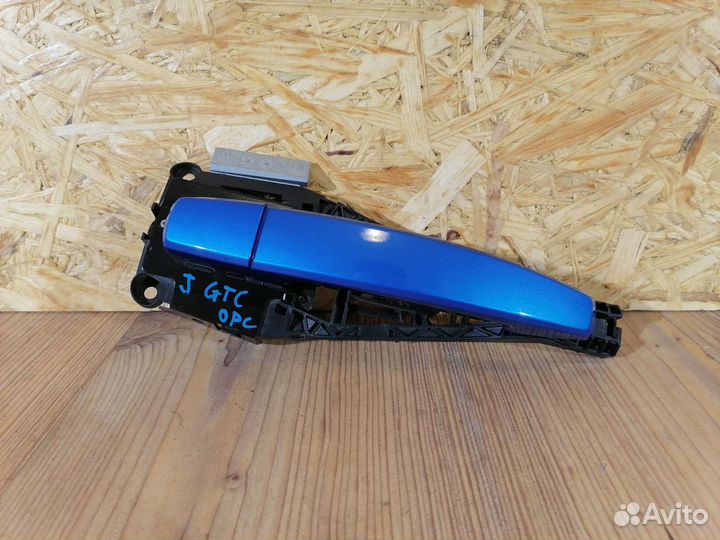 Opel Astra J GTC OPC Ручка двери правая купе