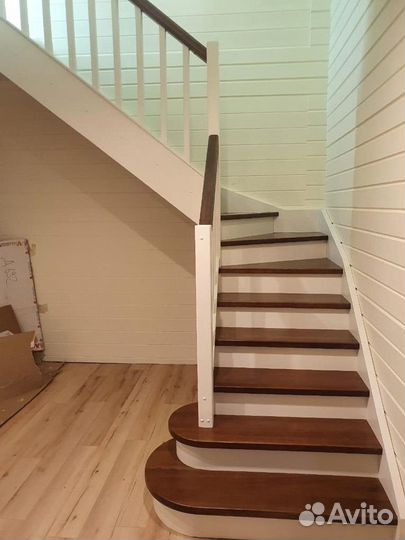 Деревянная межэтажная лестница на заказ
