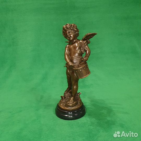 Бронзовая скульптура Амурчик с барабаном