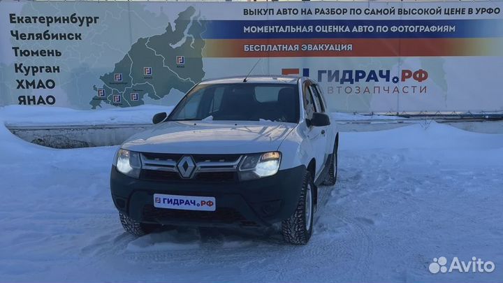 Обшивка багажника левая верхняя Renault Duster 769374983R