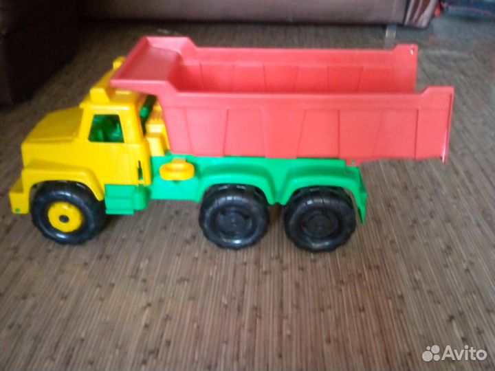 Большой грузовик