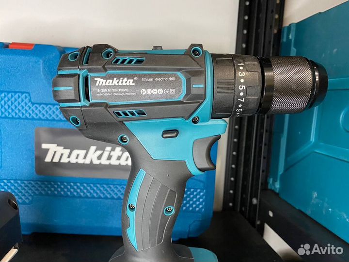 Дрель-Шуруповерт Makita 18V с двумя АКБ