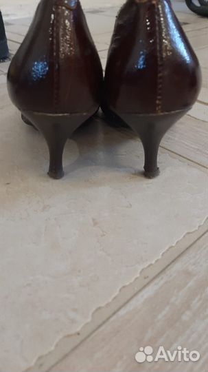 Туфли женские натуральный лак б/у 36