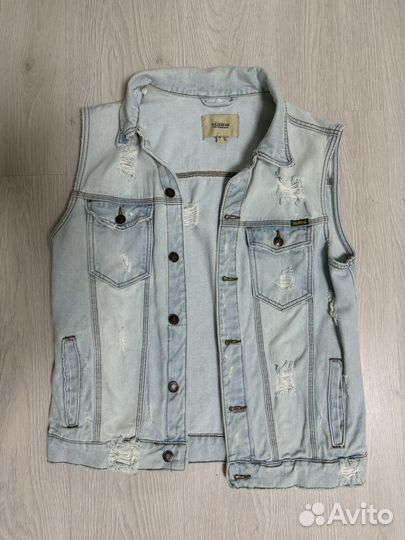 Джинсовая жилетка pull&bear рваная