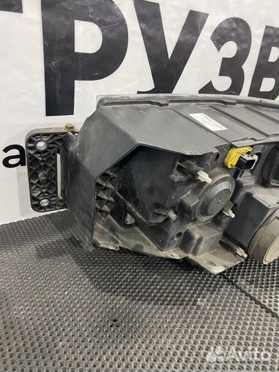 Фара правая Renault T 89207601