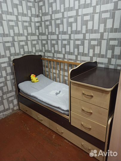 Детская кроватка трансформер с маятником