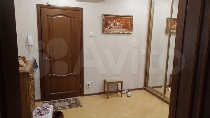 2-к. квартира, 60 м², 3/9 эт.