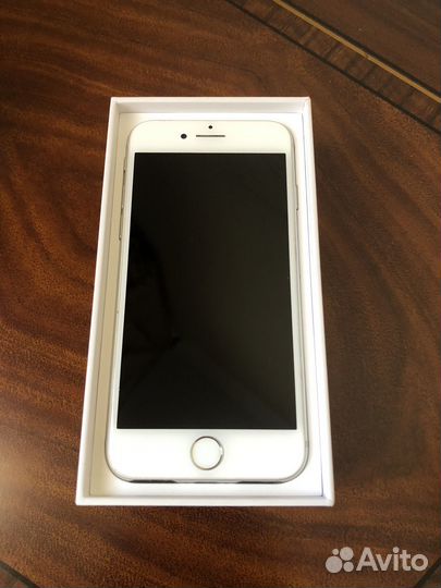 iPhone 8, 64 ГБ