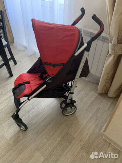 Продаётся Коляска Chicco