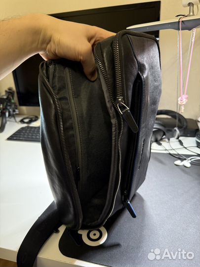 Сумка слинг piquadro