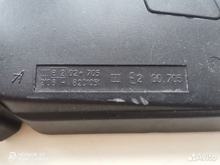 Зеркало заднего вида