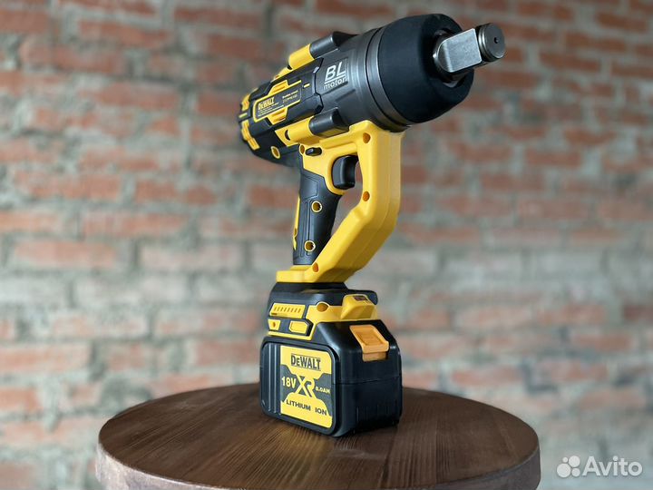 Гайковерт аккумуляторный dewalt