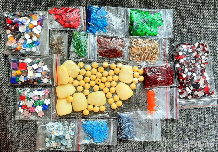 Бисер и бусины пакетом