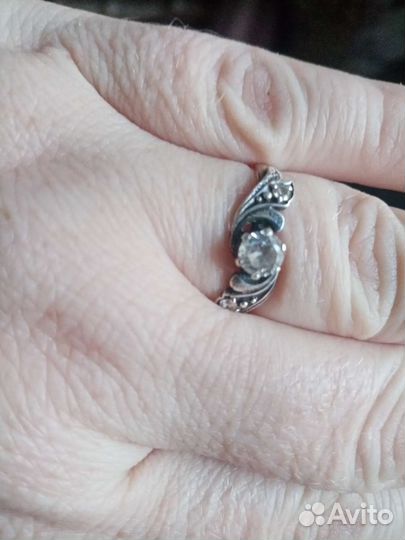 Серебряное кольцо с фианитом