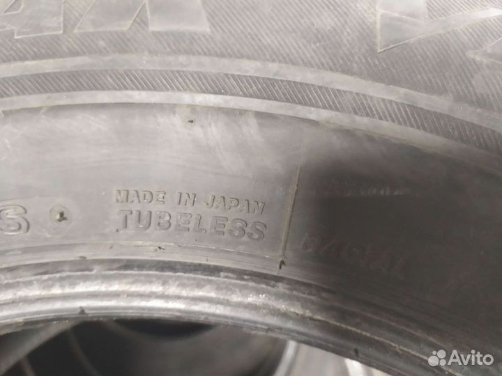 Bridgestone Blizzak VRX 215/65 R16 98S