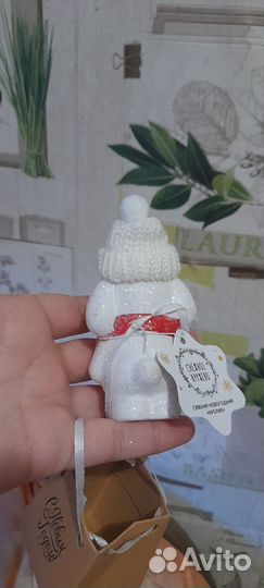 Сувенир новогодний. Заяц в шапке. Новый