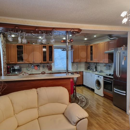 Дом 200 м² на участке 32 сот.