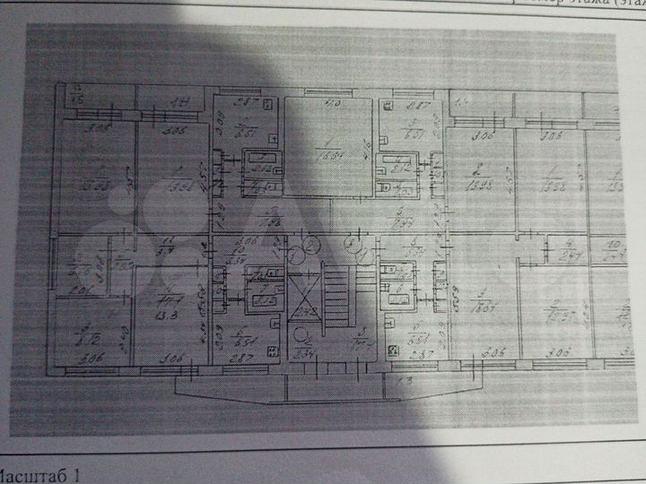 Доля в 4-к. квартире, 64 м², 1/9 эт.