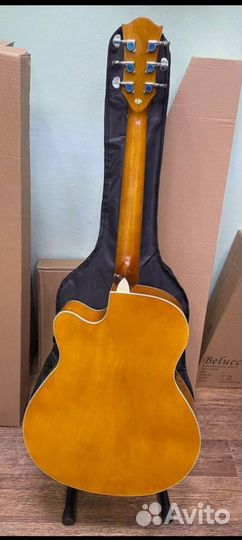 Акустическая гитара