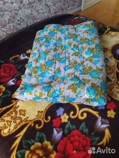 Одеяло ватное ссср,б/у,в хорошем состоянии