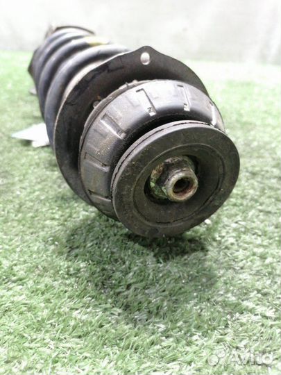 Стойка передняя правая Nissan March K13 HR12DE