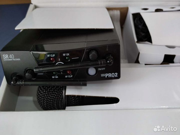 Радиомикрофон akg SR40 mini dual