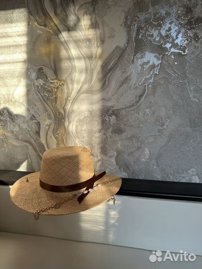 Соломенная шляпа канотье
