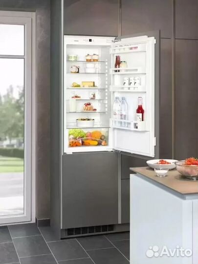 Встраиваемый холодильник Liebherr IK2320 на 121см