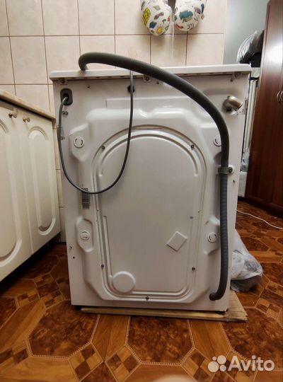 Стиральная машина Candy GO4 106-07S на запчасти