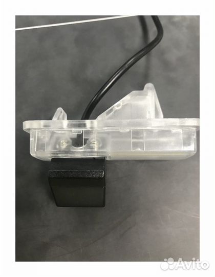 Камера з/в в штатное место Toyota Crown 2015